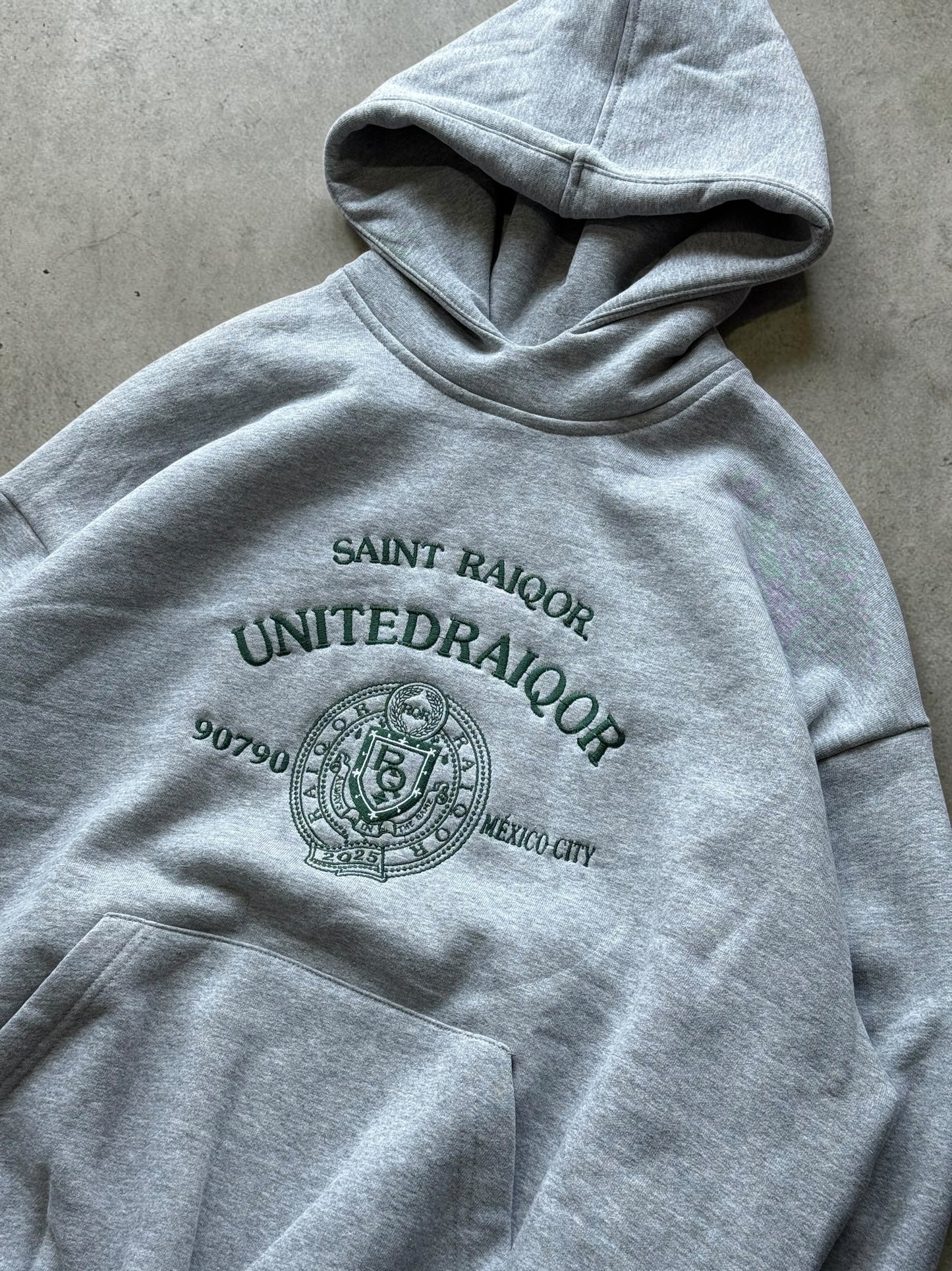 United raiqor hoodie